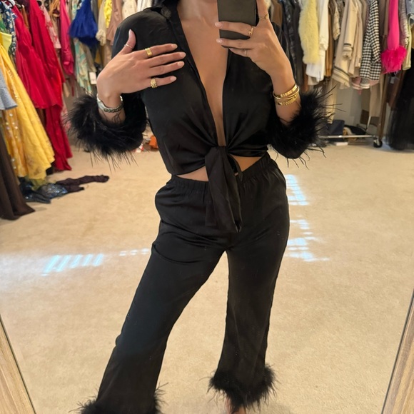 Two piece feather set - Picture 6 of 11